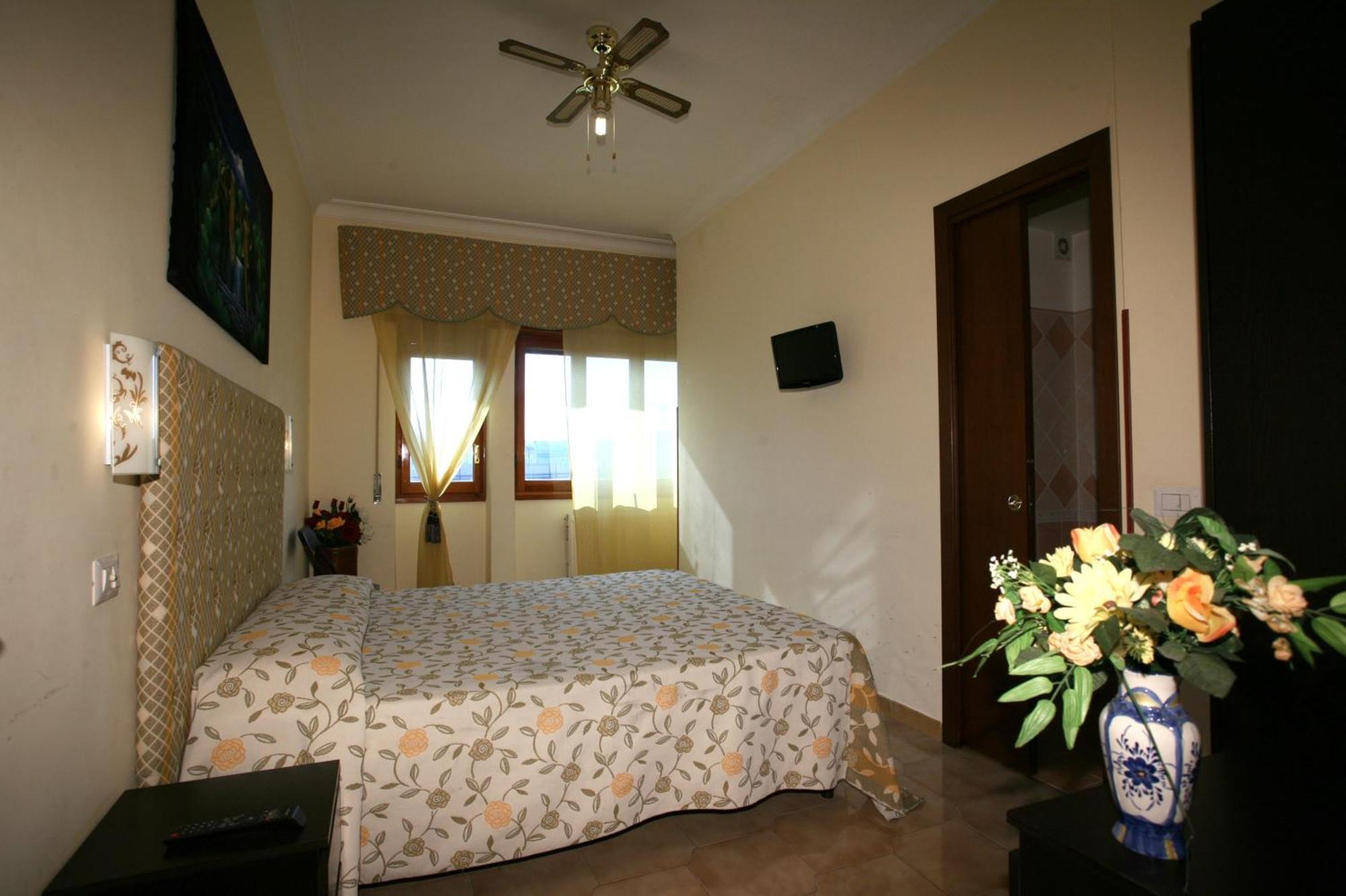 Tiburtina Guesthouse Roma Exterior foto